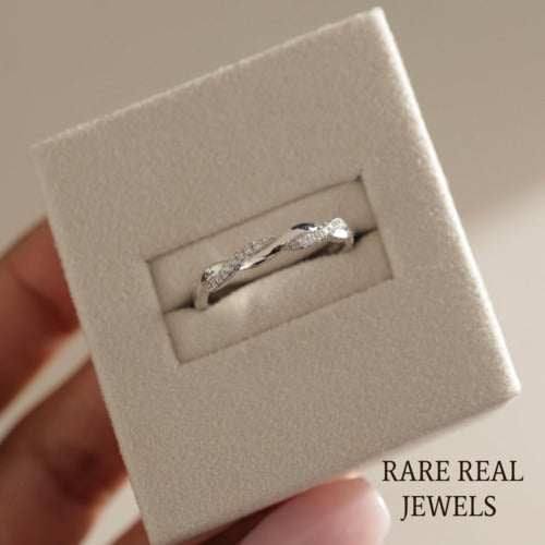 Twisted White Gold Band: 0.21CT Lab Diamond Ring