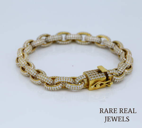 Luxury Diamond Cuban Link Bracelet in 14K Gold | Pave Diamond Chain Bracelet