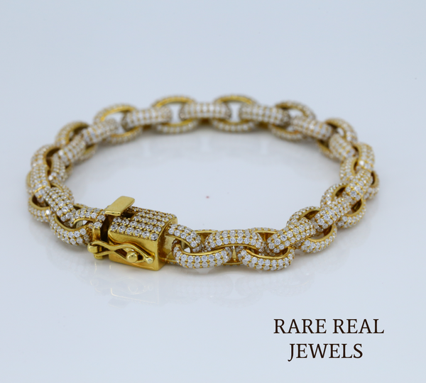 Luxury Diamond Cuban Link Bracelet in 14K Gold | Pave Diamond Chain Bracelet