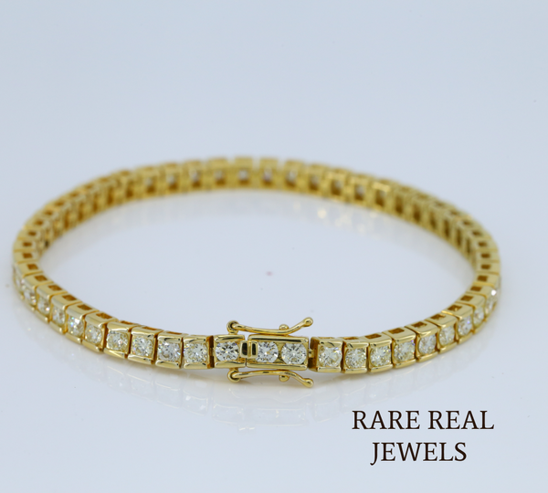 Princess Cut Diamond Tennis Bracelet in Yellow Gold | Square Diamond Line Bracelet