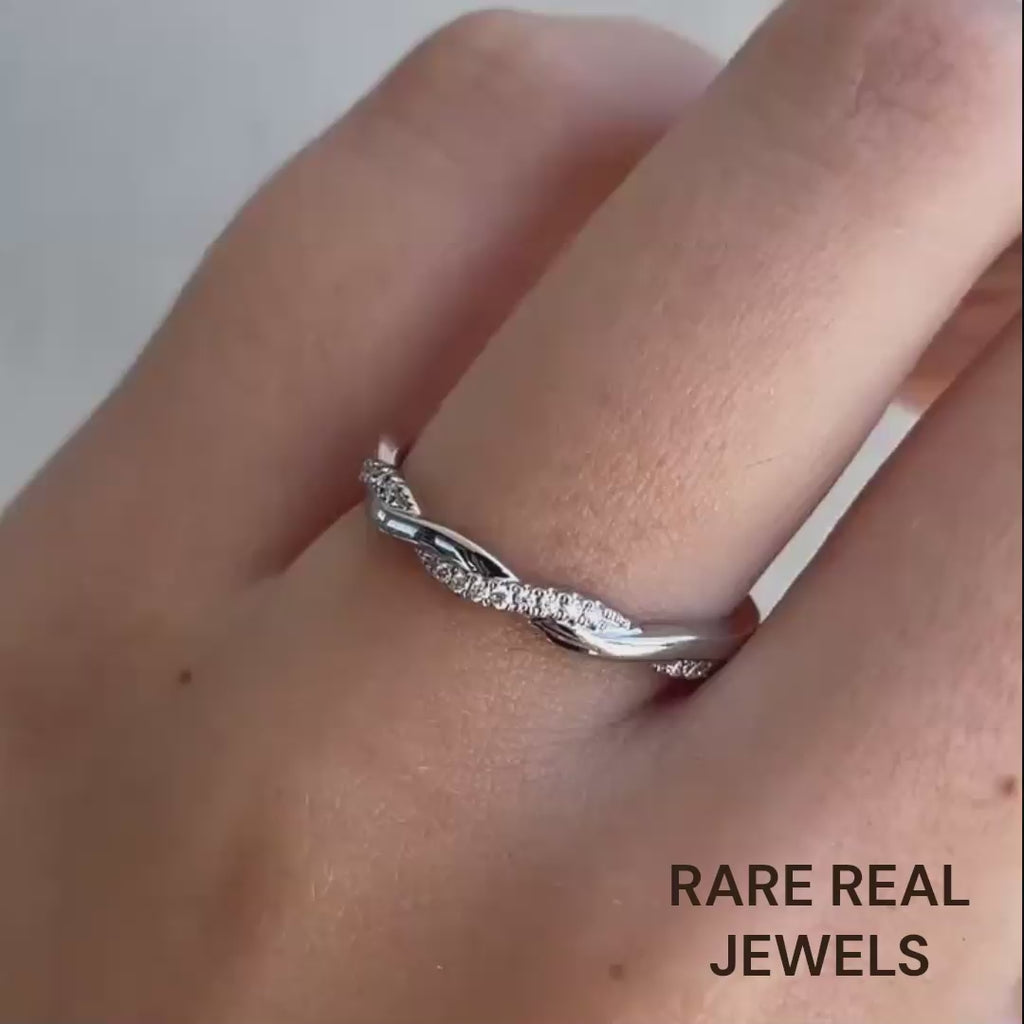 Twisted White Gold Band: 0.21CT Lab Diamond Ring