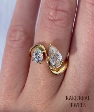 Yellow Gold Toi et Moi Lab Grown Diamond Engagement Ring: Pear & Round