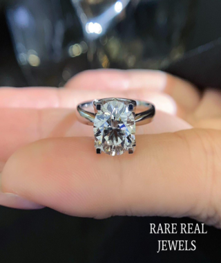 Round  shape Lab Grown Diamond Engagement Ring
